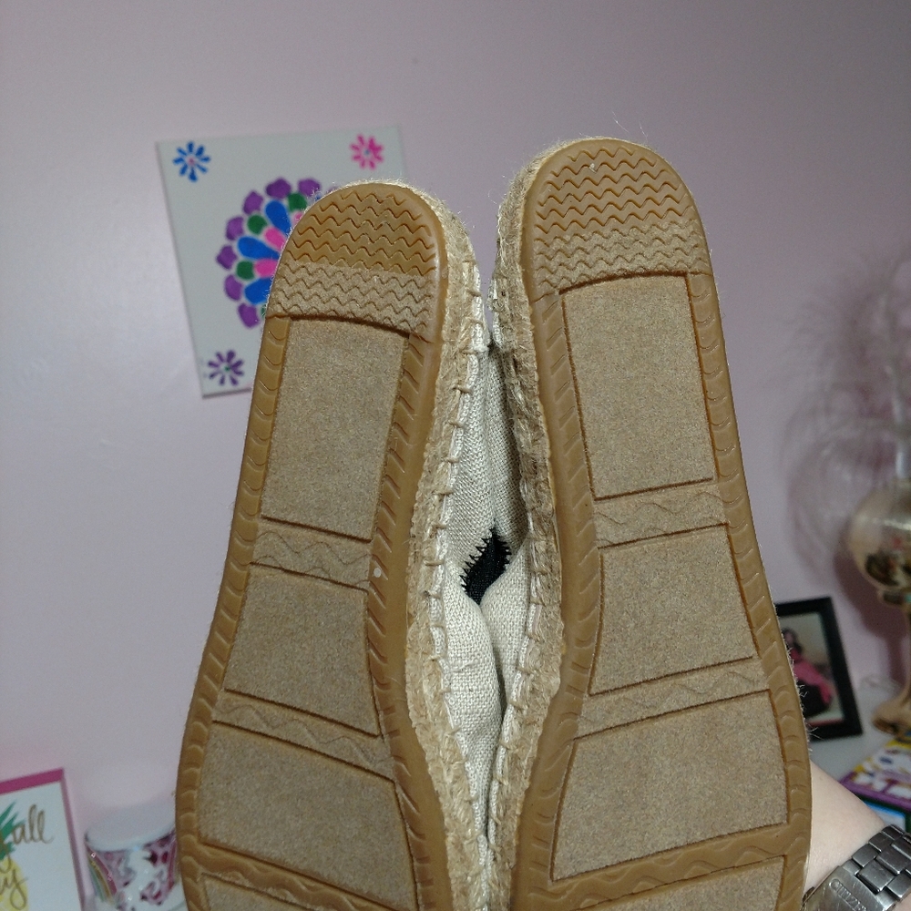 Shoes - Picture 2 of 2